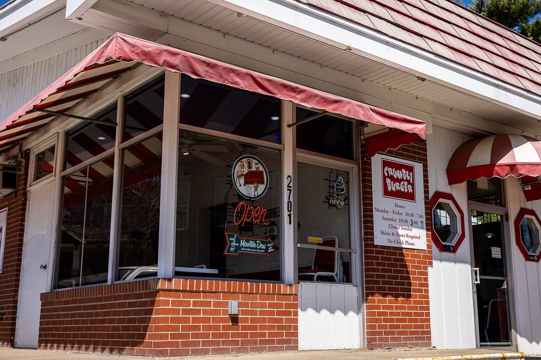 Crumbly Burger Store Front